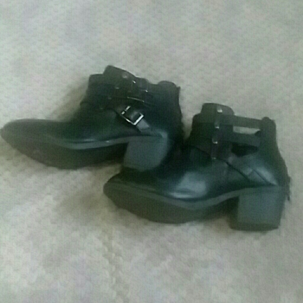 Black buckle-up boots